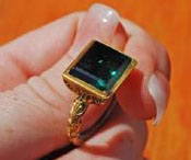 Emerald, gold ring