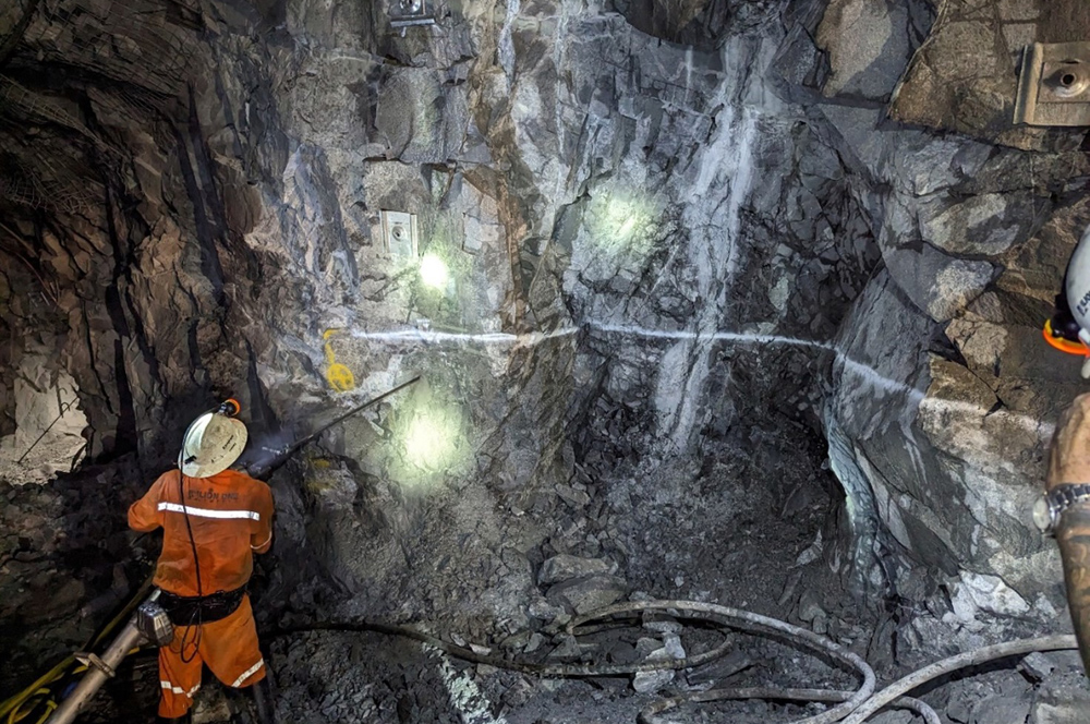 Co. Begins Mining High-Grade Gold Material in Fiji