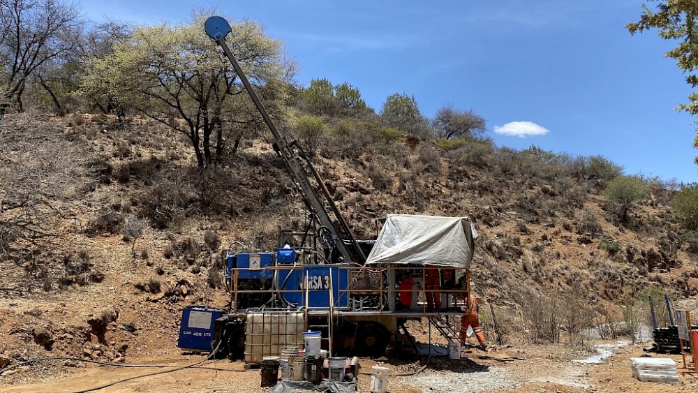 Drill rig at Santa Maria