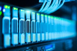 AI Bubble Warnings Mirror Dot-Com Crash as Altius Minerals Royalty Portfolio Provides Contrast
